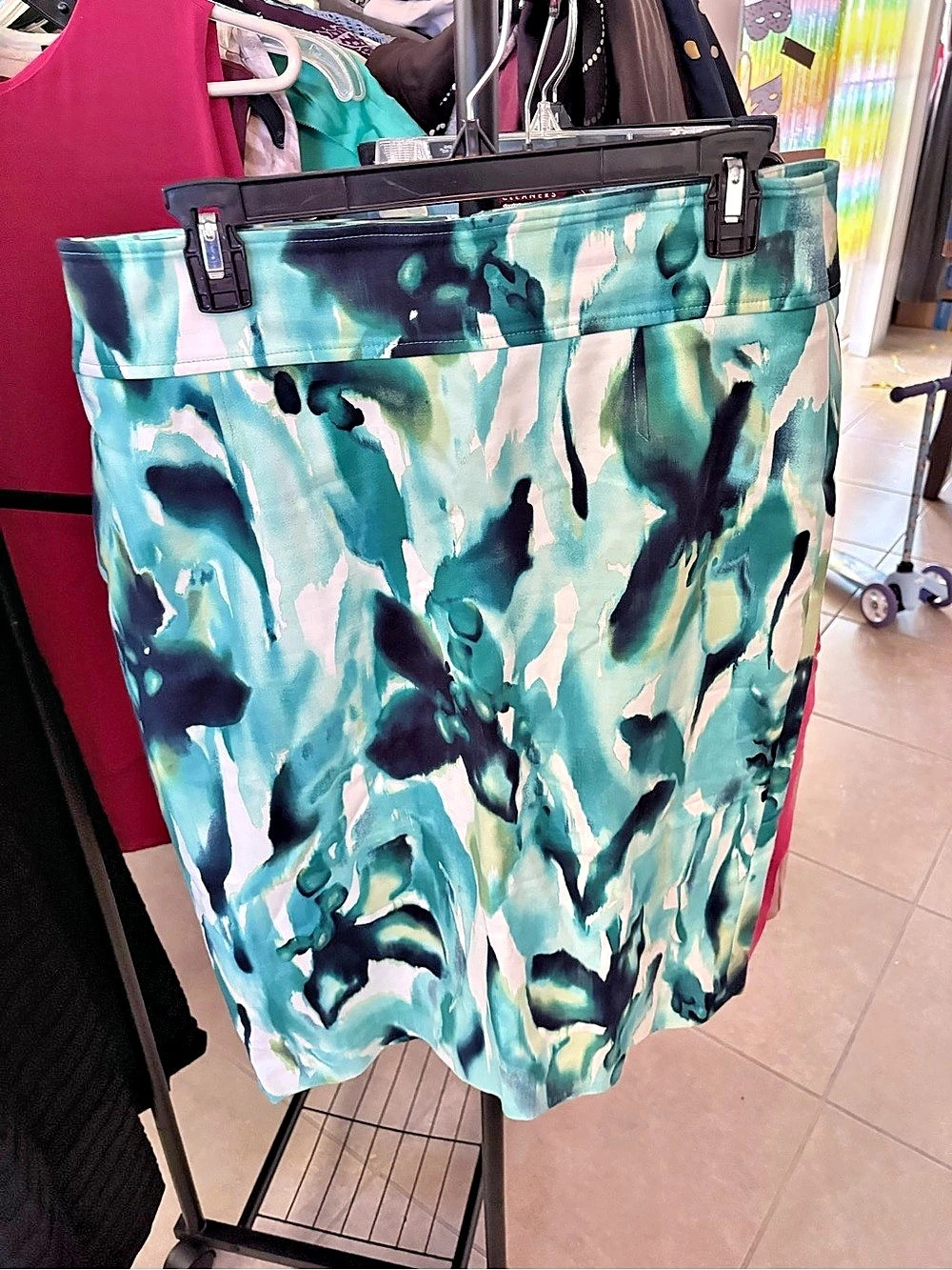 Jones New York Abstract Midi Skirt in Blue & Green Size 12P Like New